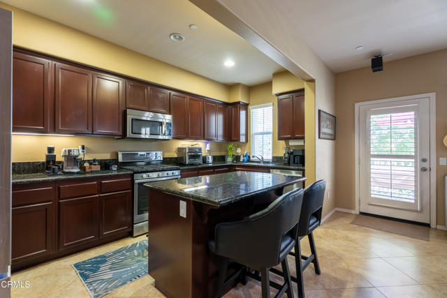 Detail Gallery Image 12 of 18 For 3123 N Oxnard Bld, Oxnard,  CA 93036 - 4 Beds | 3 Baths