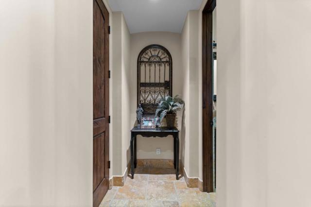 12220 Heritage Way, Gilroy CA: https://media.crmls.org/mediaz/85382866-8964-465f-8ef3-da88355bef3a.jpg