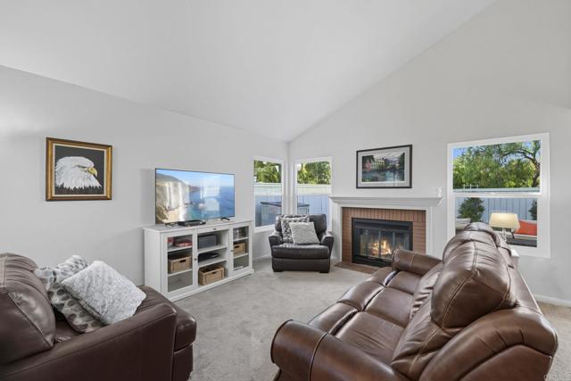 7925 Calle Madrid, Carlsbad CA: https://media.crmls.org/mediaz/85382e92-eb20-48d2-8857-6a99f3ce6f7c.jpg