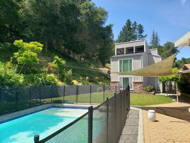 528 Moraga, Orinda CA: https://media.crmls.org/mediaz/85383e62-99d7-425b-a66e-ba4dfc07cac7.jpg