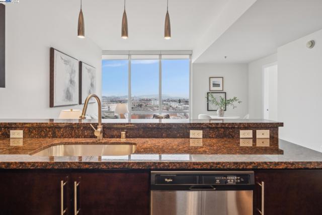 222 Broadway, Oakland CA: https://media.crmls.org/mediaz/8538656a-9946-46bd-b3b3-419c082f89f4.jpg