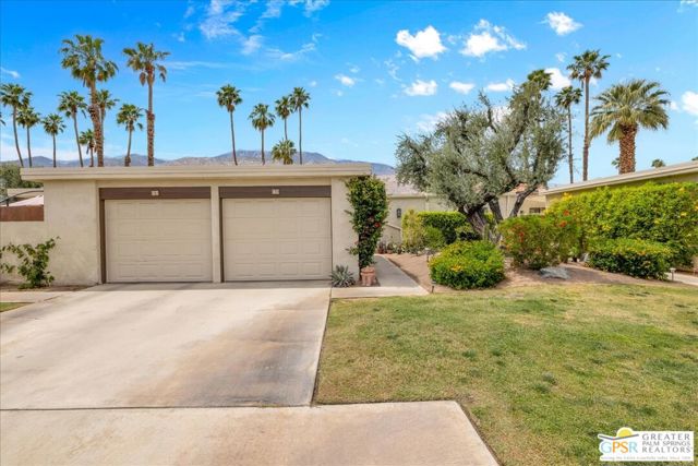 733 N Via Acapulco, Palm Springs CA: https://media.crmls.org/mediaz/8538d0ae-57e0-4108-973f-878d79ce99af.jpg