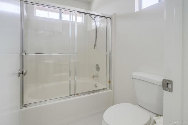 4620 Los Alamos Way, Oceanside CA: https://media.crmls.org/mediaz/8539431c-8858-44bf-9b0d-05c4b14d5799.jpg