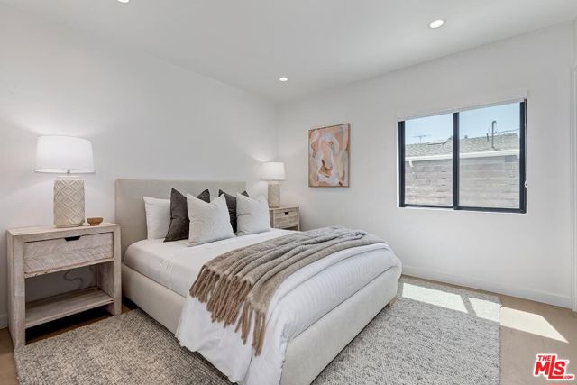 3364 Garden Avenue, Los Angeles CA: https://media.crmls.org/mediaz/853949a6-4b95-45e1-991a-f4e2689e81af.jpg
