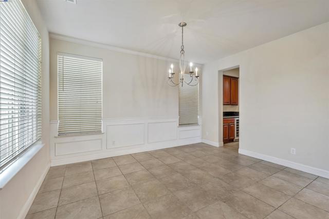 501 Carnaby Rd, Lathrop CA: https://media.crmls.org/mediaz/8539e046-e0b2-4223-befd-009424f805c8.jpg