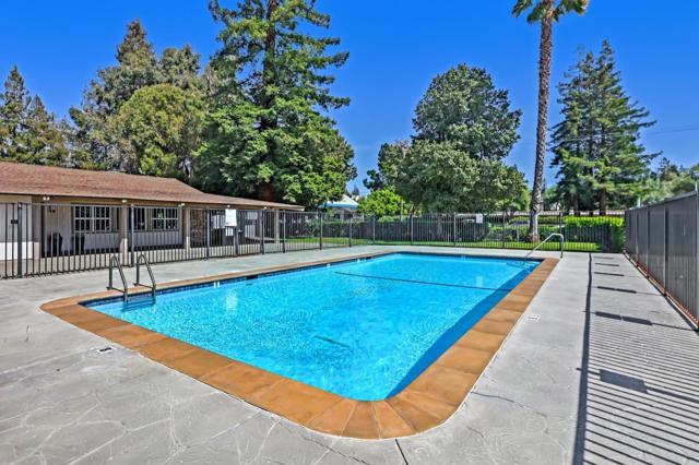 440 Moffet Boulevard, Mountain View CA: https://media.crmls.org/mediaz/8539f8bf-ff0c-4e31-b017-6e342734bcce.jpg