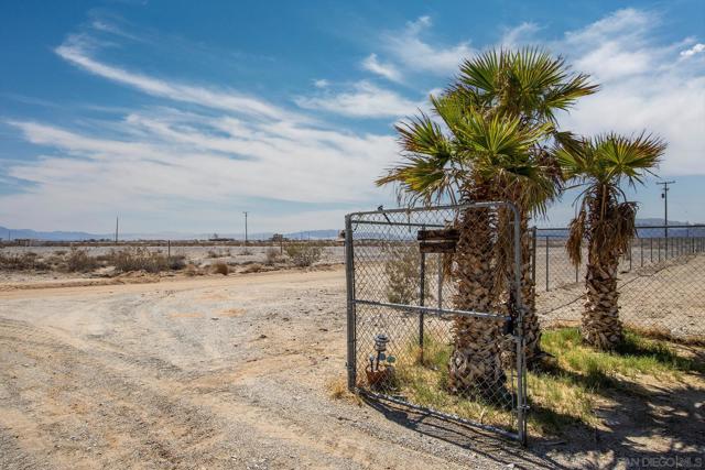 2776 Marks Rd, 29 Palms, California 92277, 2 Bedrooms Bedrooms, ,1 BathroomBathrooms,Single Family Residence,For Sale,Marks Rd,230013117SD