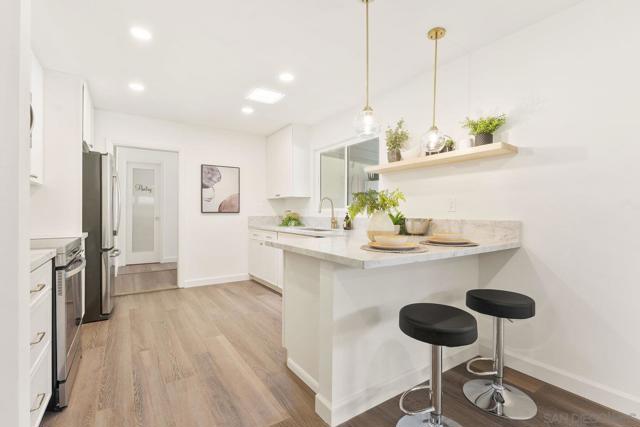 4527 Chinook Court, San Diego CA: https://media.crmls.org/mediaz/853c2f5f-92da-4fb7-bf46-e2566bc3e3dd.jpg