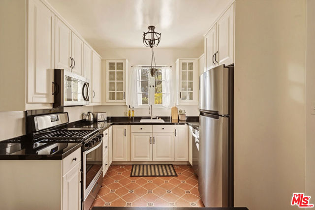 830 N Gardner Street, Los Angeles CA: https://media.crmls.org/mediaz/853c6c27-83fb-457c-a24d-938bbcd12d70.jpg