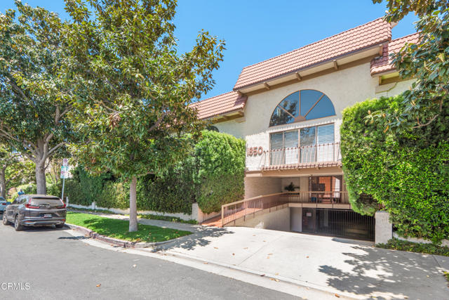 1850 Midvale Avenue, Los Angeles CA: https://media.crmls.org/mediaz/853c9df7-96d3-4592-89cf-54fe50d89047.jpg