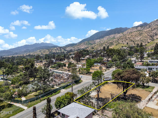 900 E Mount Curve Ave, Altadena CA: https://media.crmls.org/mediaz/853d5c80-988d-4a42-afee-5d958bfbeb2d.jpg