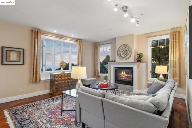 Image 6 of 60 For 1580 Regency Ct