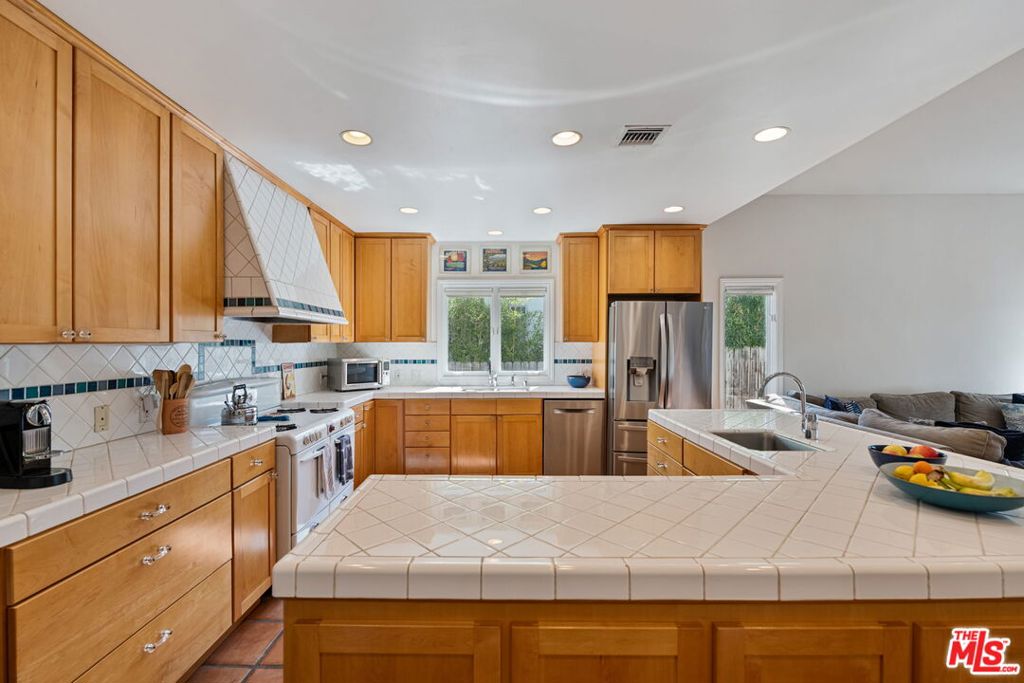 MLS #25606059 image #20