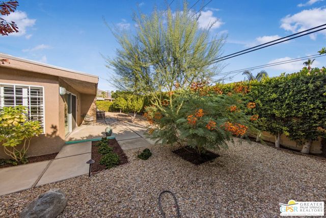 73940 Mountain View Avenue, Palm Desert CA: https://media.crmls.org/mediaz/853dca81-4823-4439-bd45-e28dbae6f3fb.jpg