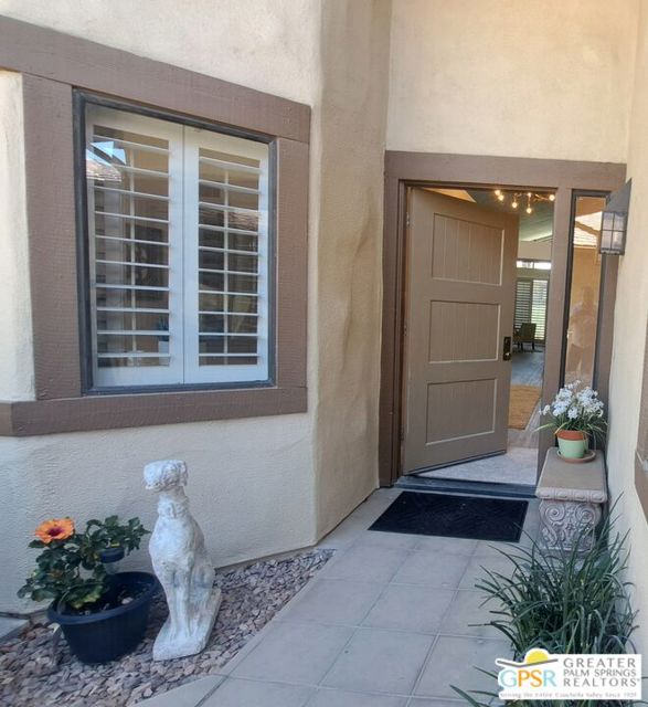 307 Appaloosa Way, Palm Desert CA: https://media.crmls.org/mediaz/853e1bd3-0f5a-453f-bfe9-83a49b99ed0a.jpg