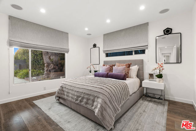 602 N Whittier Drive, Beverly Hills CA: https://media.crmls.org/mediaz/853f115f-c309-49aa-b409-3422745d0632.jpg