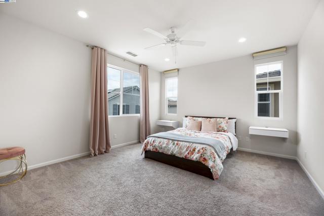 257 E Terra Mia Ave, Mountain House CA: https://media.crmls.org/mediaz/8540966a-bf4a-408e-9013-12566e6fd19f.jpg