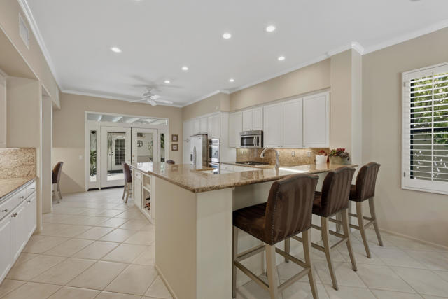 65 San Marino Circle, Rancho Mirage CA: https://media.crmls.org/mediaz/8540b388-07f5-4726-94a2-022554a9c004.jpg