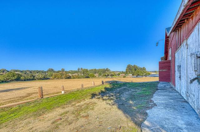 1051 San Miguel Cyn Road, Royal Oaks CA: https://media.crmls.org/mediaz/8540e8e3-3667-4f20-9162-b6bd33341f85.jpg