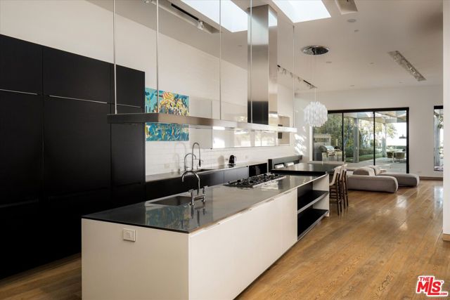 Drew Fenton | 3350 Stoneridge Lane Los Angeles CA | MLS: 7244168