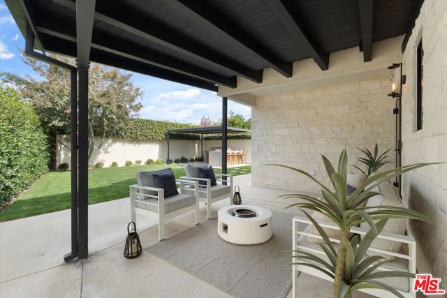 13949 Cumpston Street, Sherman Oaks CA: https://media.crmls.org/mediaz/85416c17-352b-4689-80da-7420660ae4cd.jpg