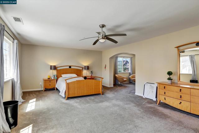 4007 Oak Knoll St, Antioch CA: https://media.crmls.org/mediaz/8541a509-097b-4751-b405-8680a3c9ae76.jpg