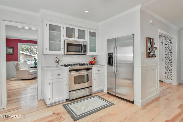 90 Sherwood Drive, Westlake Village CA: https://media.crmls.org/mediaz/8541e8a5-4824-4cdc-8751-8001d25bc77c.jpg