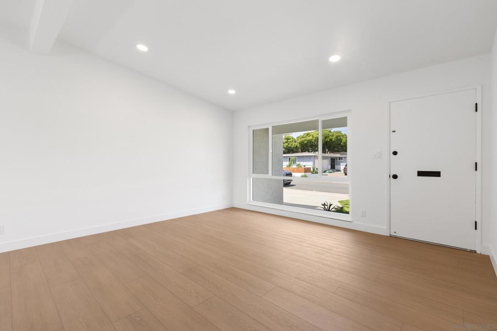 8851 Geraldine Ave - photo 5