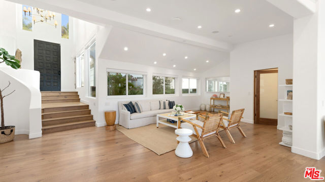 31654 Broad Beach Road, Malibu, California 90265, 4 Bedrooms Bedrooms, ,3 BathroomsBathrooms,Single Family Residence,For Sale,Broad Beach,24423277