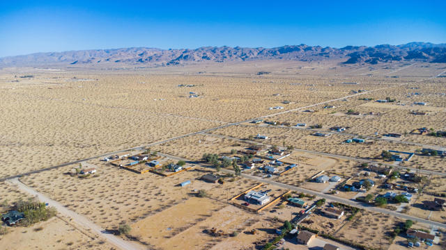63647 Walpi Dr Drive, Joshua Tree CA: https://media.crmls.org/mediaz/8542af95-c28e-43aa-8179-cf931636f40d.jpg