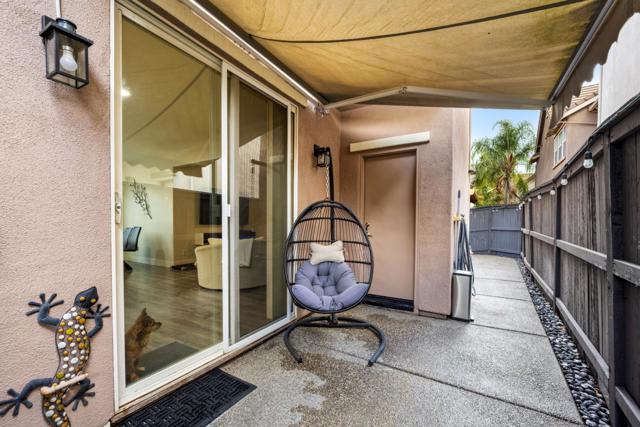 2372 Donner Pass Avenue, Sacramento CA: https://media.crmls.org/mediaz/85431aee-55a9-42ba-9aa9-6f20f8ce8ad1.jpg