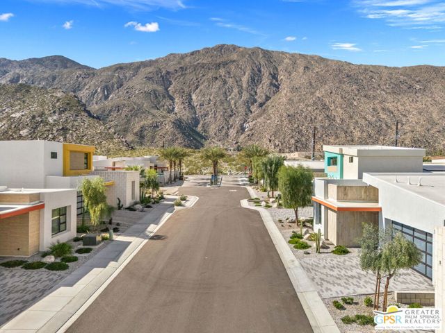 190 Obsidian Loop, Palm Springs CA: https://media.crmls.org/mediaz/8543e715-6664-418c-b5d3-a564a2952f80.jpg