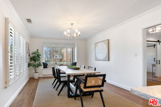 4180 Mount Vernon Drive, View Park CA: https://media.crmls.org/mediaz/8543ece4-9956-4335-b24f-9b77e51c436b.jpg