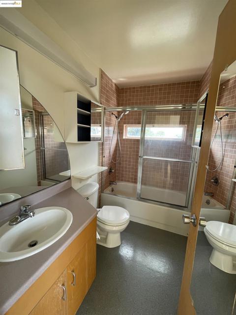 Image 19 of 23 For 6450 Doyle Street