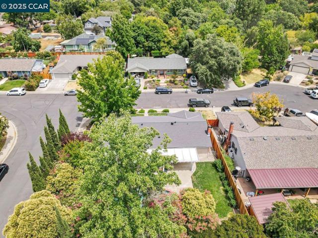 3812 Fernwood Ct, Concord CA: https://media.crmls.org/mediaz/85444008-0fc9-4472-a0da-09d7acb2e731.jpg