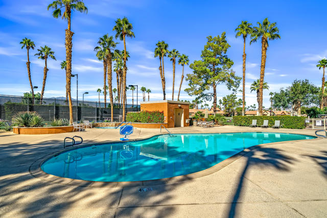 76788 Kybar Road, Palm Desert CA: https://media.crmls.org/mediaz/854453b4-661a-4612-947c-6c4fe7a643b3.jpg