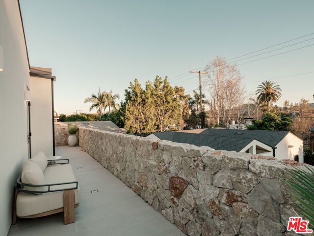 Image 36 of 69 For 11746 Blix Street