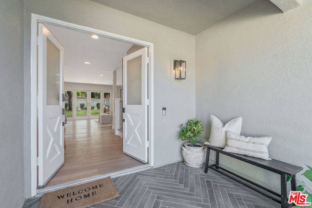 27062 Helmond Drive photo 8