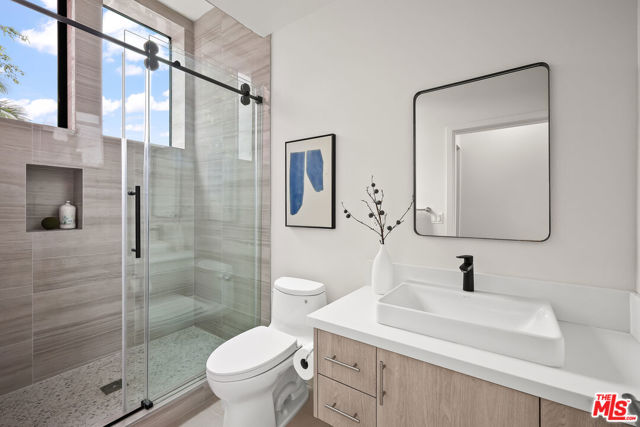 1202 N Orange, West Hollywood CA: https://media.crmls.org/mediaz/8545bd76-daed-4561-8b3b-6c2a8d9db782.jpg