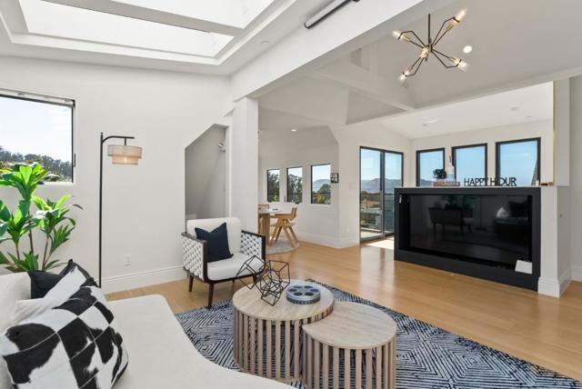2853 Broderick Street, San Francisco CA: https://media.crmls.org/mediaz/85460425-c1bd-4437-acbc-8915546f9d1b.jpg