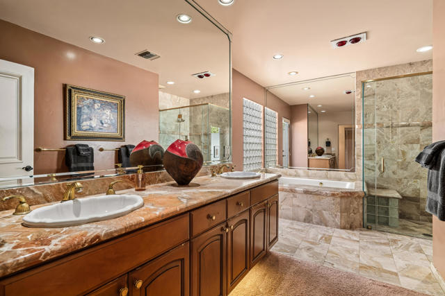 835 N Avenida Palmas, Palm Springs, CA 92262