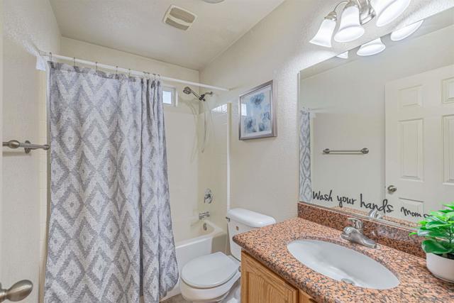 21540 Ives Dr, California City CA: https://media.crmls.org/mediaz/85475d2e-bb07-4b20-8ec0-29edd8b4168c.jpg