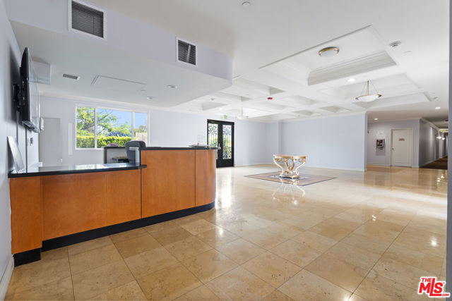 4848 Wilshire Boulevard, Los Angeles CA: https://media.crmls.org/mediaz/8547c495-6dfc-47b4-a93b-6e23e3ea9dad.jpg