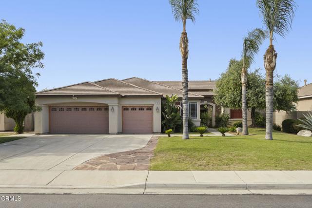 13418 Giro Drive, Bakersfield CA: https://media.crmls.org/mediaz/8547c639-c12b-4e7f-bf63-d315f1387f64.jpg