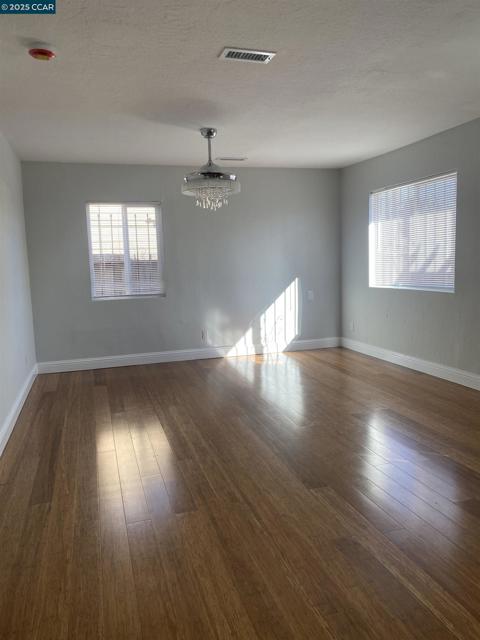 421 Ripley Ave, Richmond CA: https://media.crmls.org/mediaz/8548009c-95f1-4bf7-9ab9-5ea03c33b0fc.jpg