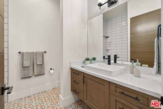2082 Las Canoas Road, Santa Barbara CA: https://media.crmls.org/mediaz/8549380f-6b80-4b61-ae4b-e0b6c0a481cb.jpg
