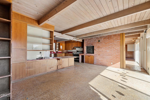 Detail Gallery Image 4 of 15 For 630 W Roderick Ave, Oxnard,  CA 93030 - 3 Beds | 2 Baths