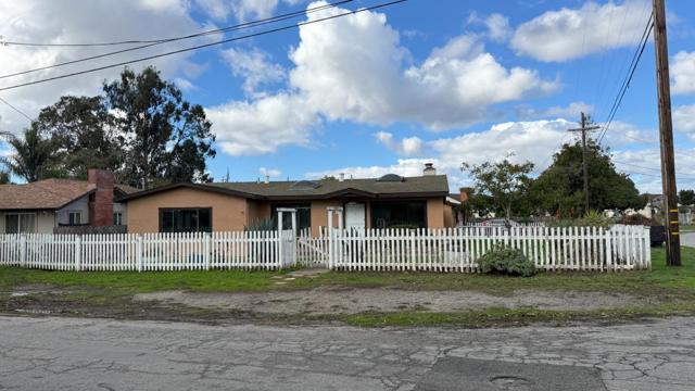 271 Paul Avenue, Salinas CA: https://media.crmls.org/mediaz/85496446-c35c-4d39-8906-b5d042ad665a.jpg