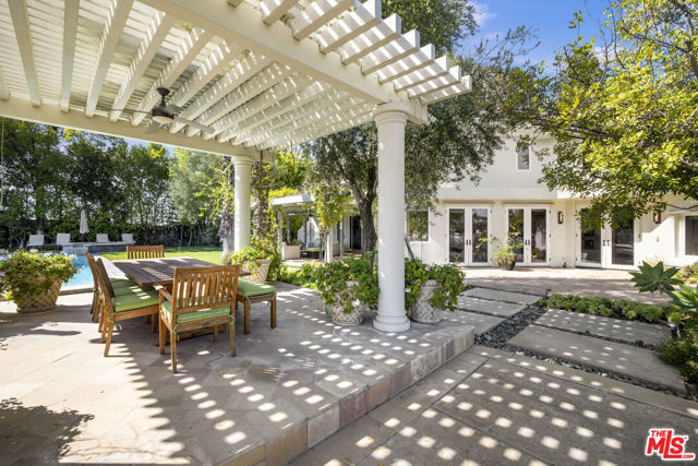 4001 Clarinda Drive, Tarzana CA: https://media.crmls.org/mediaz/8549699f-2737-453b-bce0-deaa0031cdf5.jpg