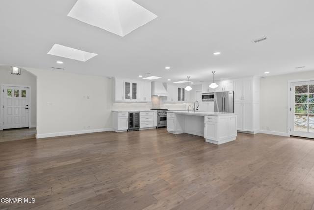 919 Aleeda Lane, Santa Barbara CA: https://media.crmls.org/mediaz/854a852b-a783-458b-bdf5-796df2f34c61.jpg